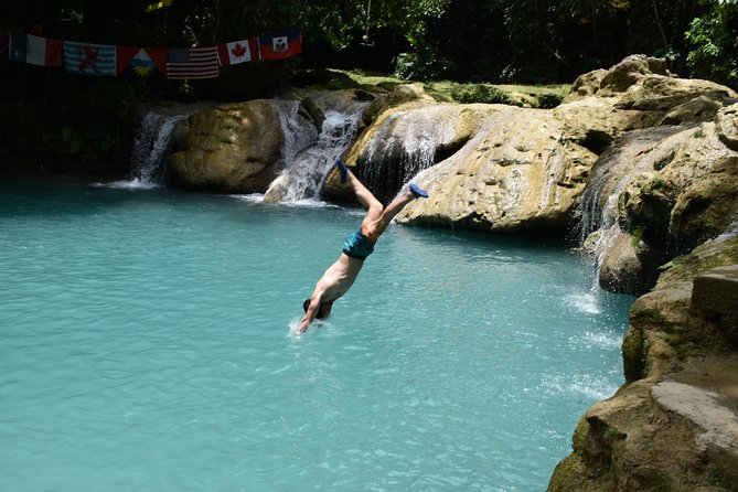 Falmouth Shore Excursion: Blue Hole and Secret Falls Express Plus Shopping