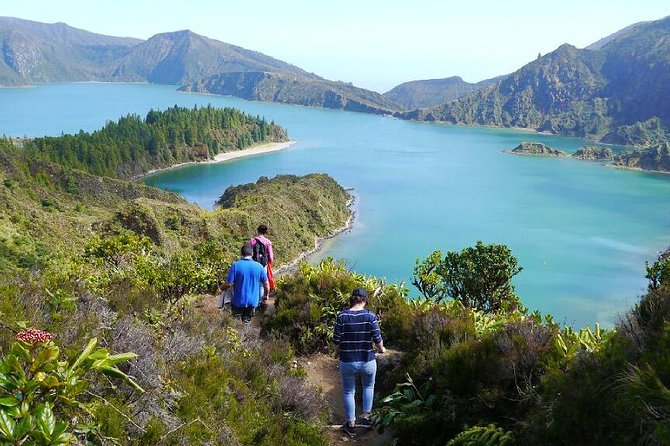 Fogo Lake Hiking Tour – Full Day