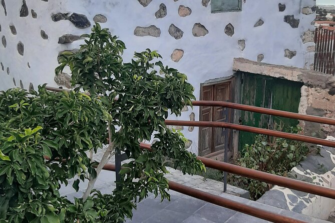 Four Doors: Archaeological Heritage by 2 Native Guides - Traveler Experiences and Photos