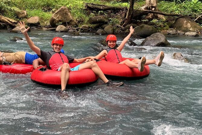 From La Fortuna: Río Celeste Waterfall, Tubing Tour and Lunch