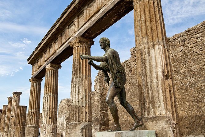 From Naples: Pompei and Sorrento City Sightseeing