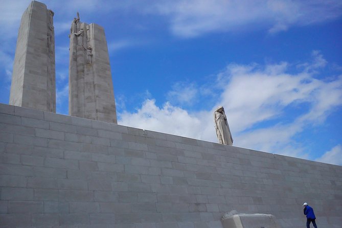Full-Day Canadian WW1 Vimy and Somme Battlefield Tour From Arras