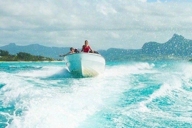 Full Day Shared Speed Boat in Ile Aux Cerfs Lunch & Transfer Incl