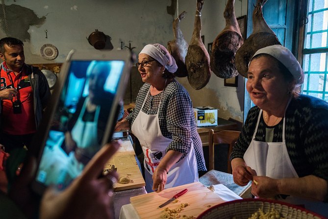 Full-Day-Small Group – the Family Experience: Lifestyle and Local Traditions