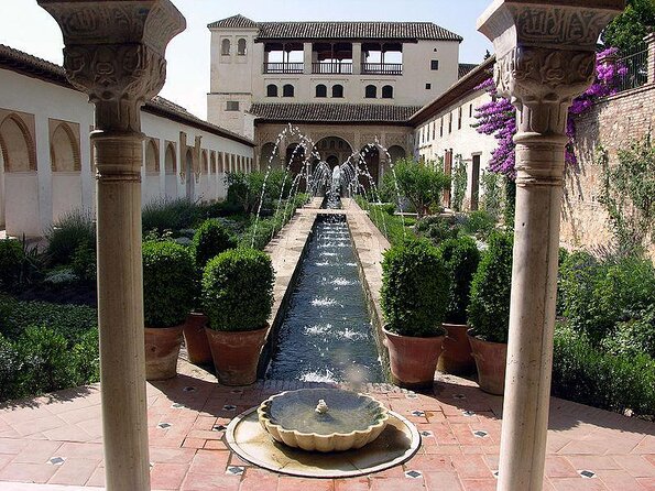 Full Day to Alhambra Palace and Generalife Gardens From Torremolinos