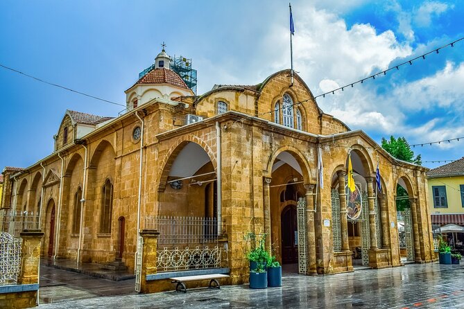 Full Day Tour in Nicosia: Split in Two