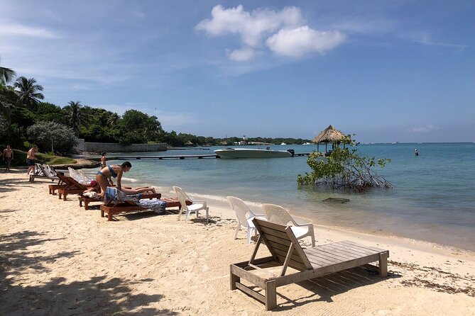 Full Day Tour Rosario Islands, Playa Blanca, Cholón and Barú