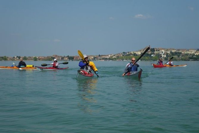 Fun Kayaking in Lake Trasimeno With Lunch – Umbria