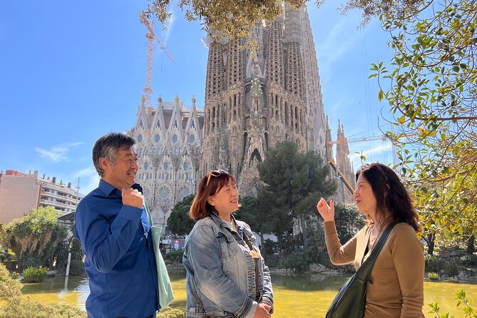 Gaudí & Sagrada Familia Tour - Tour Overview and Highlights