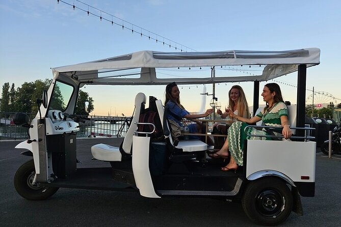 Geneva: Sightseeing of Top Places Tour Electric Tuktuk 1H Tour - Tour Logistics