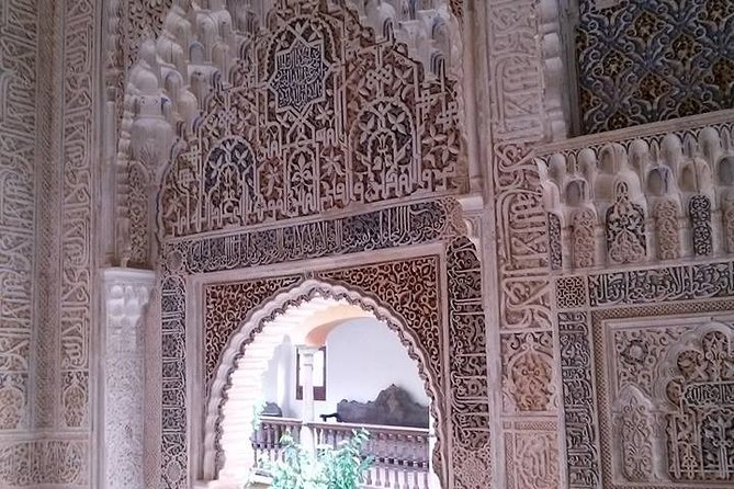 Going to Alhambra? 3 Hrs Private Tour! Skip the Long Lines to Visit the Alhambra