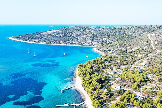 Half Day Speedboat Tour to Solta Island & Blue Lagoon From Trogir