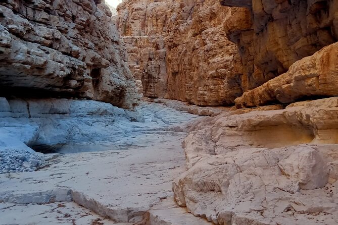 Hike to Red Wall Sherry and Sanat Village in Wadi Naqab