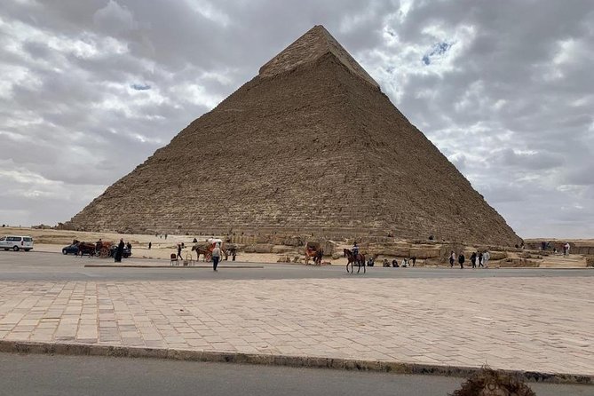 Hurghada to Cairo Visiting the Pyramids in One Day by Bus