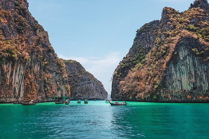 Island Hopping in the Phi Phi Islands