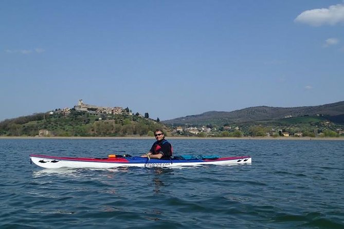 Kayak Ride on Lake Trasimeno With Lunch & Castiglione Del Lago