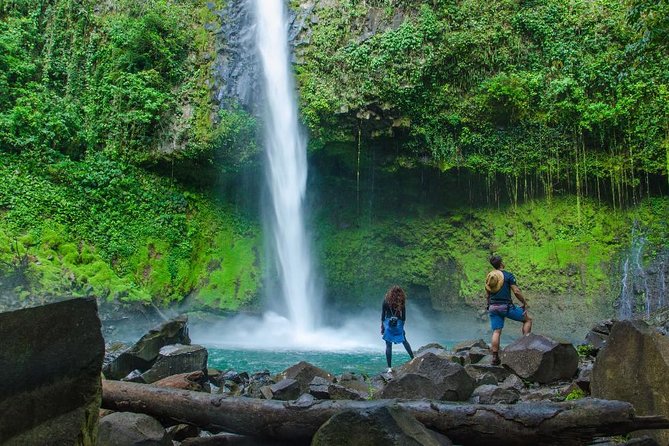 La Fortuna Waterfall & Baldi Hot Springs. Private Tour