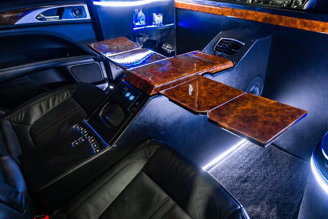Lincoln Strecth Limo From Costa Mujeres to Cancun Airport