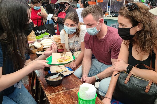 Market Tasting and Yucatecan Bars Tour in Merida