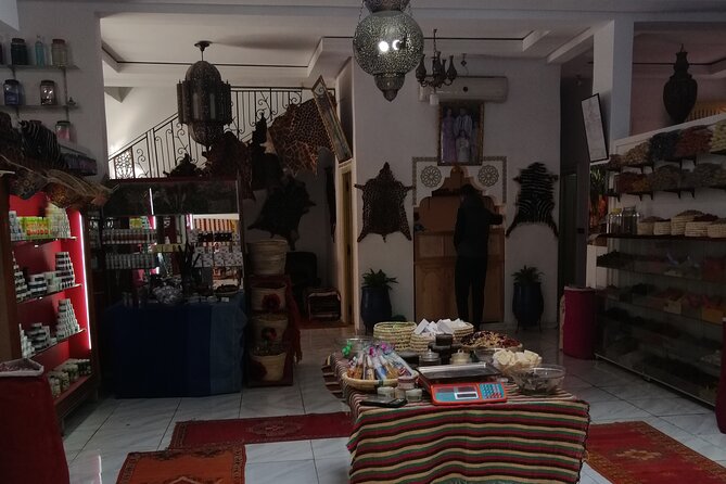 Marrakech Medina Tour and Moroccan Cosmetic Workshop - Exploring the Marrakech Medina
