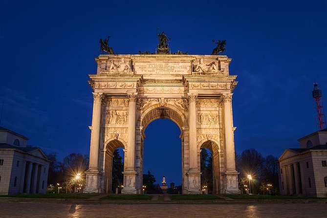 MILAN PRIVATE WALKING TOUR by NIGHT: AMAZING MILAN – 2 H