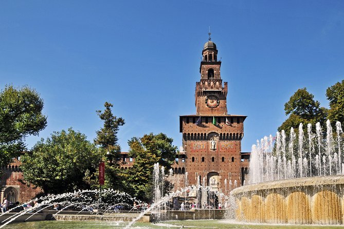 Milan Sightseeing Walking Tour for Kids and Families With Local Guide