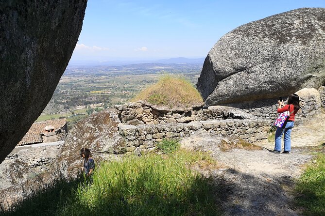 Monsanto and Historical Villages "The DRAGONSTONE" - Meeting and End Points