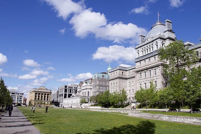 Montreal City Sightseeing Tour With Live Commentary