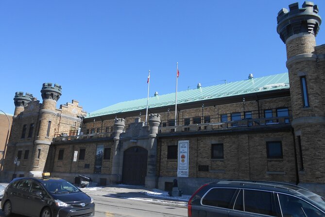 Montreal Self-Guided Walking Tour and Scavenger Hunt