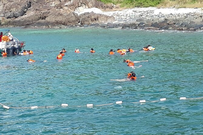 Nha Trang Bay: Explore Half-day Snorkeling at Mun Island