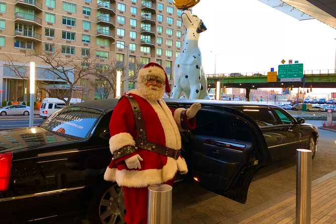 NYC Christmas Lights Tour by Limousine (Manhattan/ Dyker Heights)