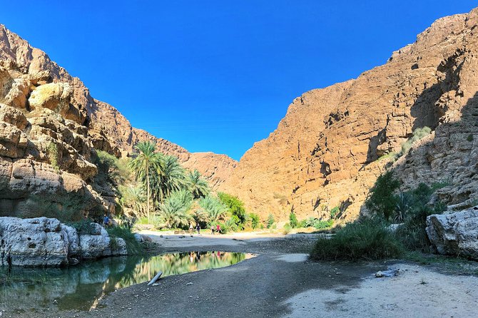 Oman Explorer: City, Wadis, and Desert 5-Day Adventure