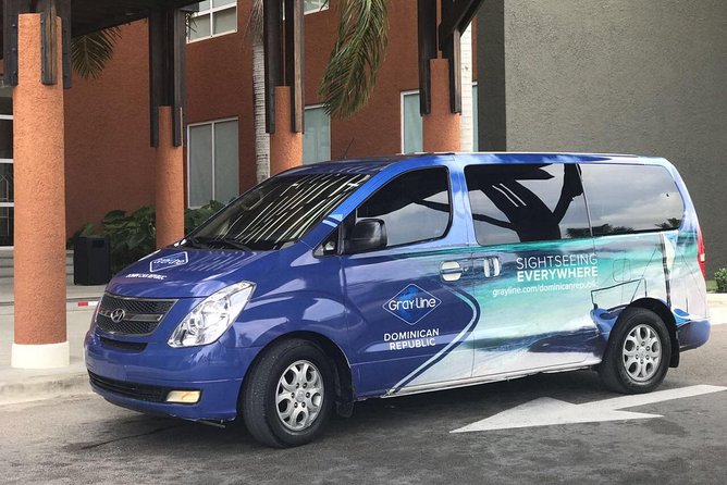 One Way Private Transfer From or to Punta Cana Airport 1 -6 Pax