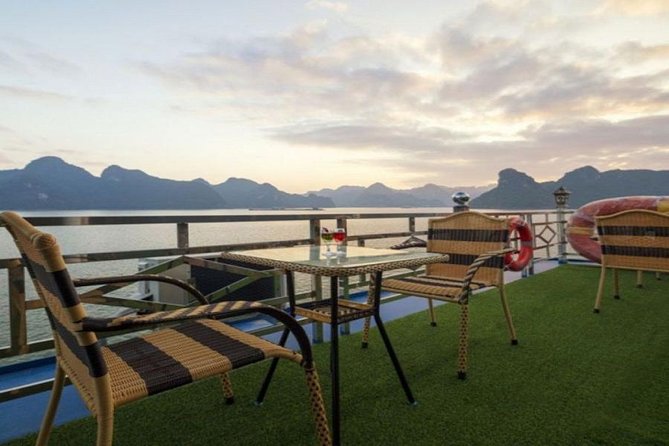 Overnight Lan Ha Bay – Cat Ba on Deluxe Cruise With Kayaking, Cave,…