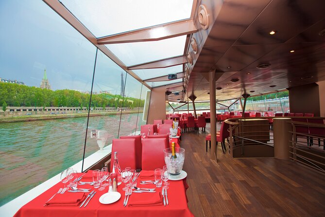 Paris Christmas Lunch Cruise by Bateaux Mouches