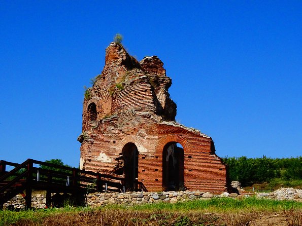 Plovdiv and Perushtitsa Day Trip With Wine Tasting From Sofia