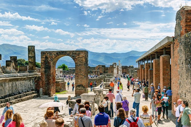Pompeii Private Skip-the-Line Half-Day Tour With Archeologist  – Positano