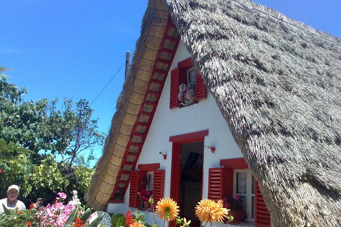 Private – Balcões Walk & A-Framed Houses Tour