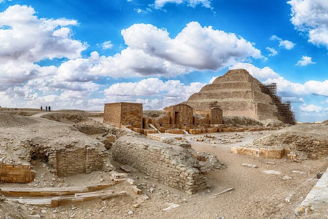 Private Day Tour Pyramids Giza, Sakkara and Memphis City