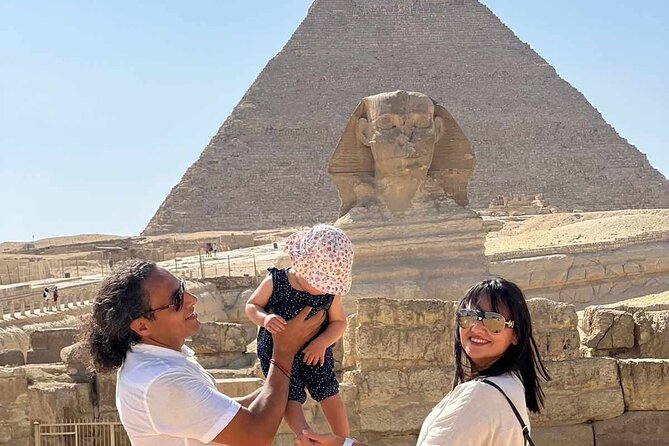 Private Day Tour to Pyramids of Giza & Egyptian Museum With Lunch