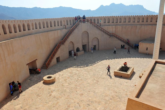 Private Day Trip to Nizwa, Jabal Akhdar (Green Mountain) & Birkat Al Moz - Exploring Nizwas Cultural Gems