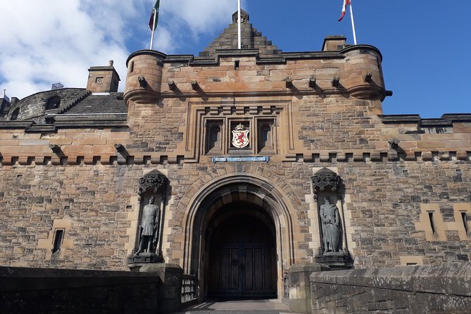 Private Edinburgh Old Town History Tour – Close Encounters