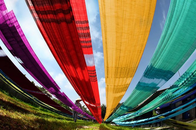 Private Full-Day Tour: Hanoi-Thay Pagoda-Tay Phuong Pagoda-Van Phuc Silk Village