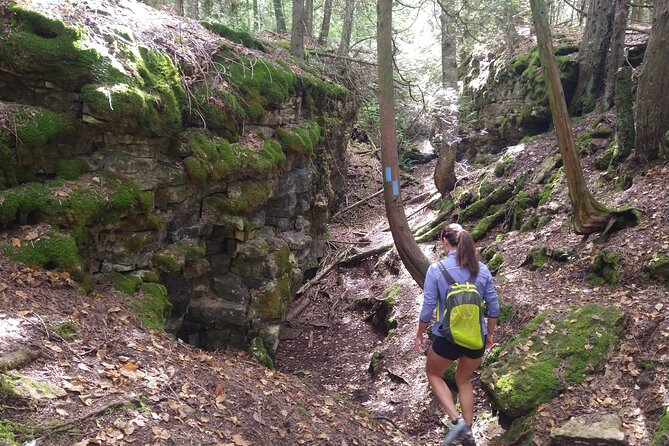Private Nottawasaga Bluffs Caves Hiking Tour,Collingwood/Creemore