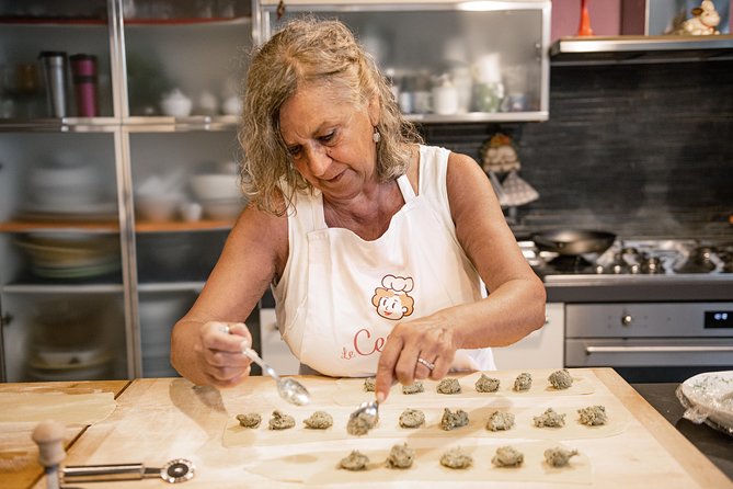 Private Pasta & Tiramisu Class at a Cesarinas Home With Tasting in Chieti