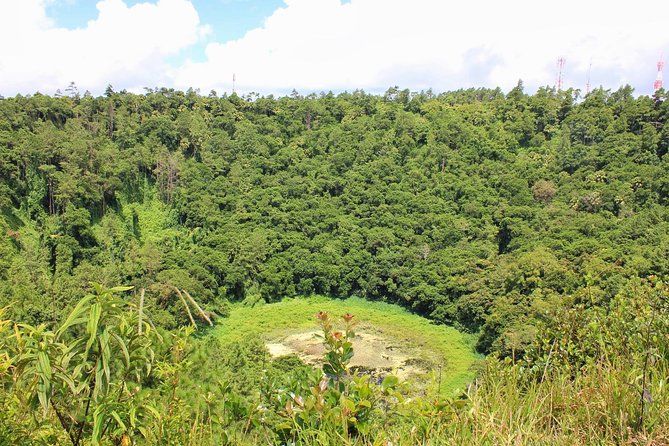 Private Southwest Day Tour: 7-Coloured Earth, Chamarel Waterfall, Trou Aux Cerfs