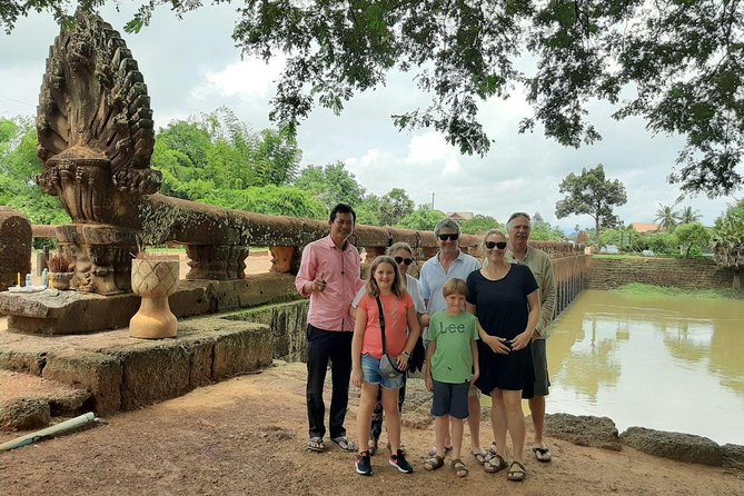 Private Taxi Between Phnom Penh – Siem Reap Stop Sightseeing