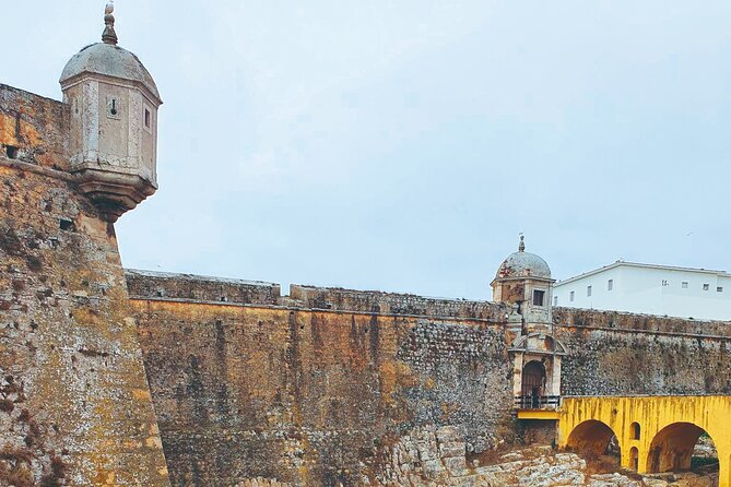 Private Tour in Convertible/Car to Nazaré – Peniche – Óbidos