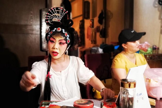 Private Tour: Shichahai, Nanluoguxiang and Peking Opera&dinner