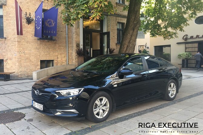 Private Transfer From Hotel to Riga Airport With English Speaking Driver
